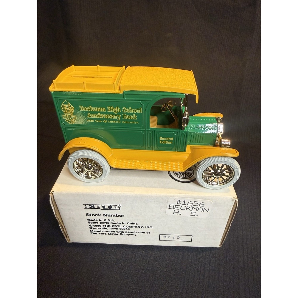 Ertl 1913 Model “T” Delivery Bank Beckman High School 9355-10UO